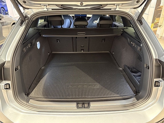 Volkswagen Passat 9 of 10