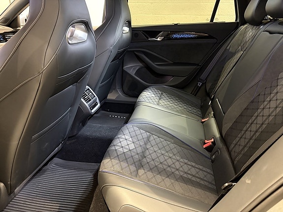 Volkswagen Passat 8 of 10