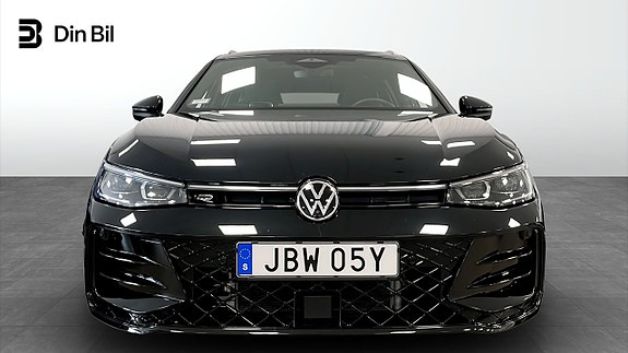 Volkswagen Passat 4 of 12