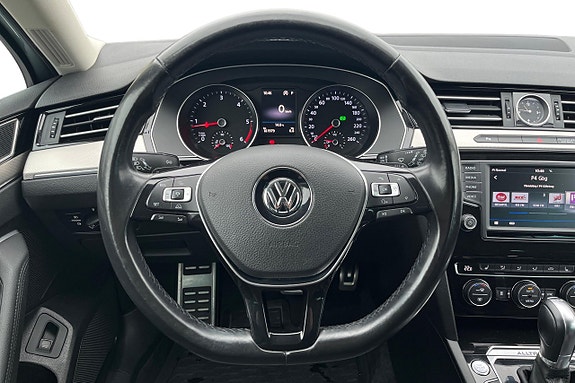Volkswagen Passat Alltrack 13 of 28