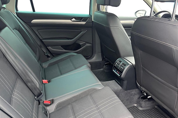 Volkswagen Passat Alltrack 22 of 28