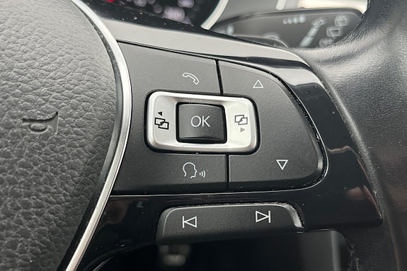 Volkswagen Passat Alltrack 15 of 28