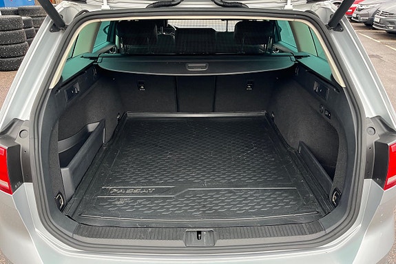 Volkswagen Passat Alltrack 24 of 28