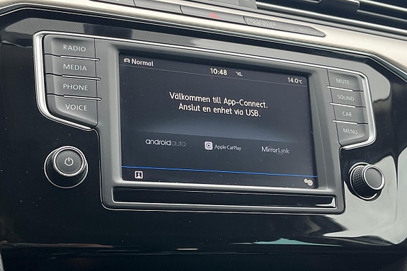 Volkswagen Passat Alltrack 19 of 28