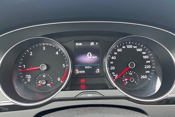Volkswagen Passat Alltrack 16 of 28
