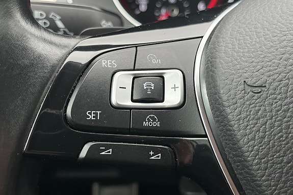 Volkswagen Passat Alltrack 14 of 28