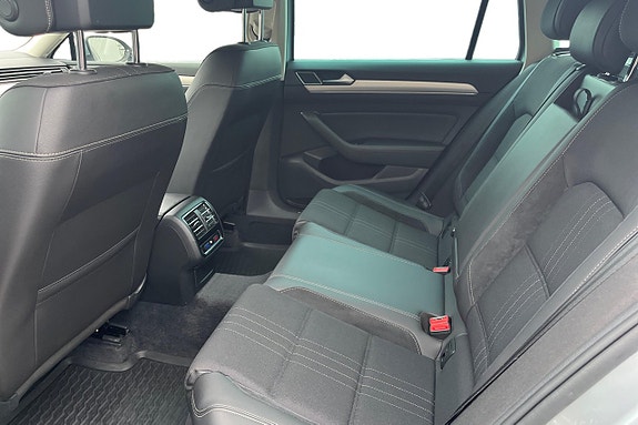 Volkswagen Passat Alltrack 23 of 28