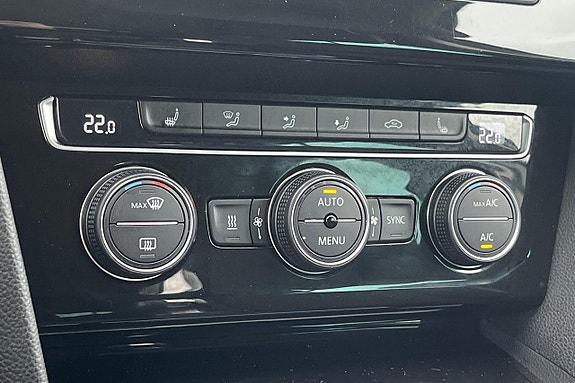 Volkswagen Passat Alltrack 21 of 28
