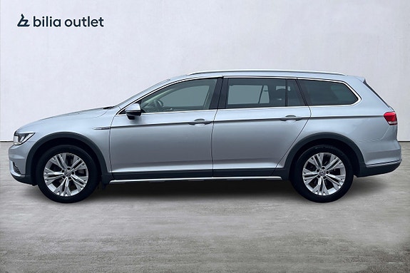 Volkswagen Passat Alltrack 3 of 28