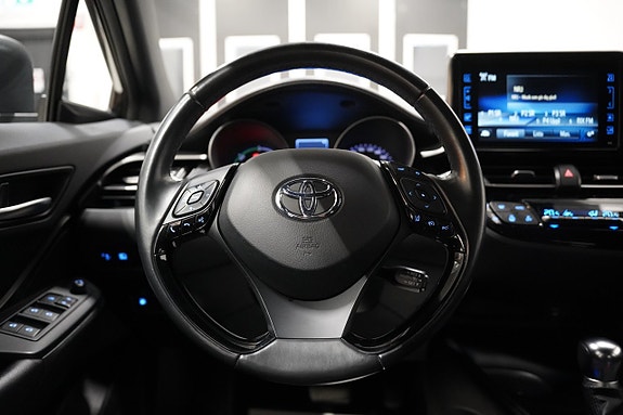 Toyota C-HR 10 of 18