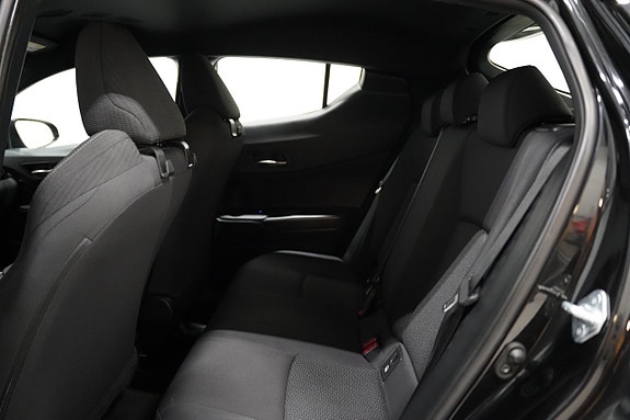 Toyota C-HR 16 of 18