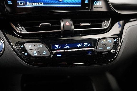 Toyota C-HR 13 of 18