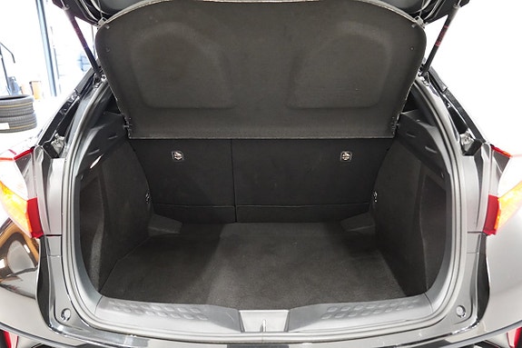Toyota C-HR 18 of 18