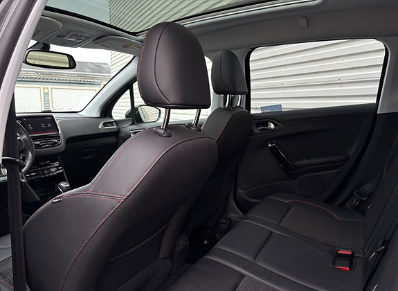 Peugeot 2008 16 of 19
