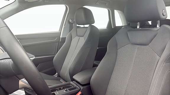 Audi Q3 8 of 12