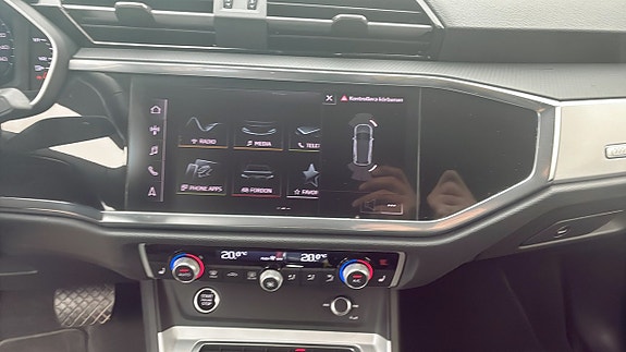 Audi Q3 9 of 12
