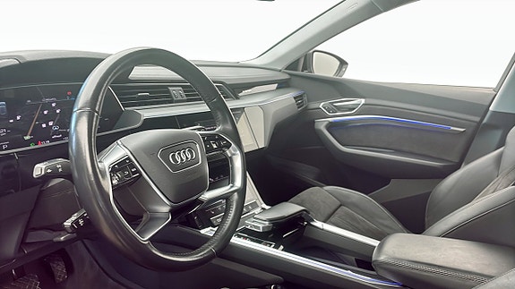 Audi e-tron 7 of 12