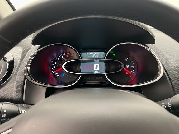 Renault Clio 16 of 30