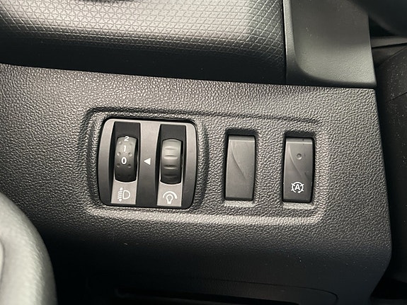 Renault Clio 14 of 30