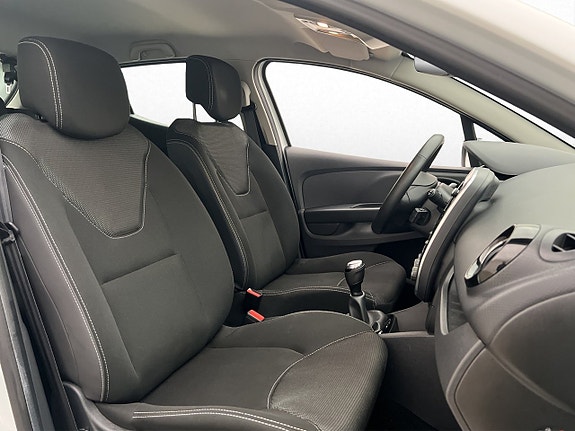Renault Clio 24 of 30