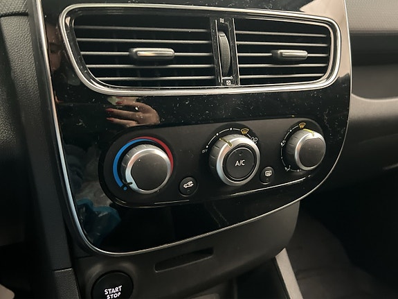 Renault Clio 22 of 30