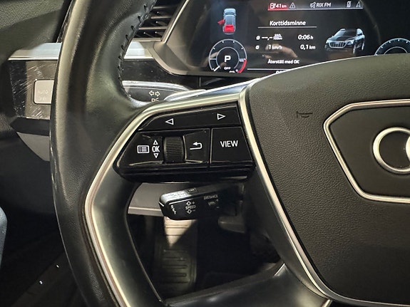 Audi e-tron 7 of 12
