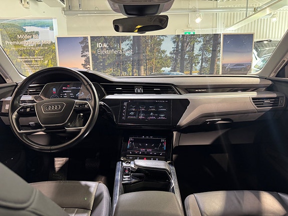 Audi e-tron 5 of 12