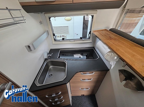 Adria Matrix 670 SL 10 of 17