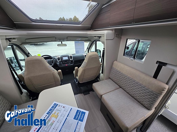 Adria Coral Supreme 670 DC 7 of 19