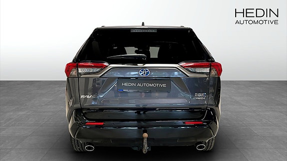 Toyota RAV4 7 of 9