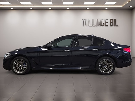 BMW 530e 2 of 23