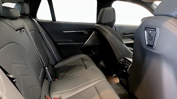 BMW 530e 5 of 12