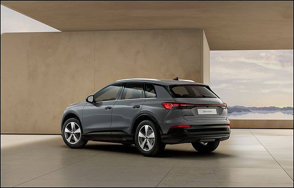 Audi Q4 e-tron 3 of 9