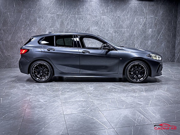 BMW 118i 8 of 27