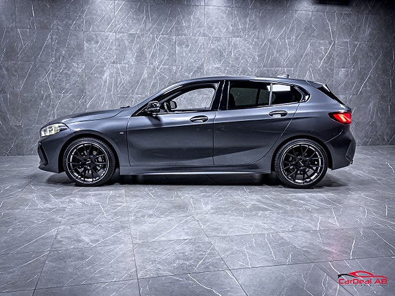 BMW 118i 4 of 27