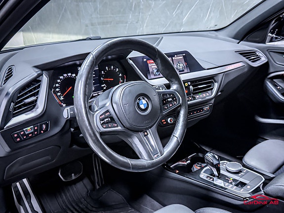 BMW 118i 12 of 27