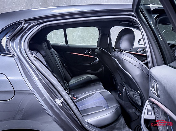 BMW 118i 16 of 27