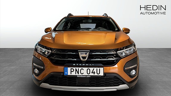 Dacia Sandero Stepway 2 of 12