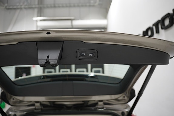 Volvo V60 Cross Country 22 of 22