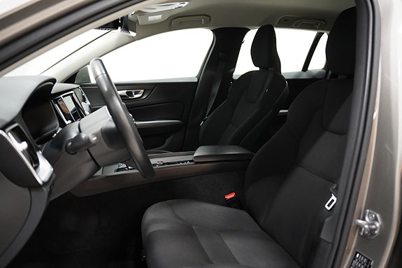 Volvo V60 Cross Country 7 of 22