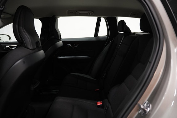 Volvo V60 Cross Country 18 of 22