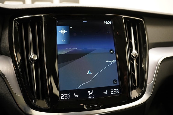 Volvo V60 Cross Country 16 of 22