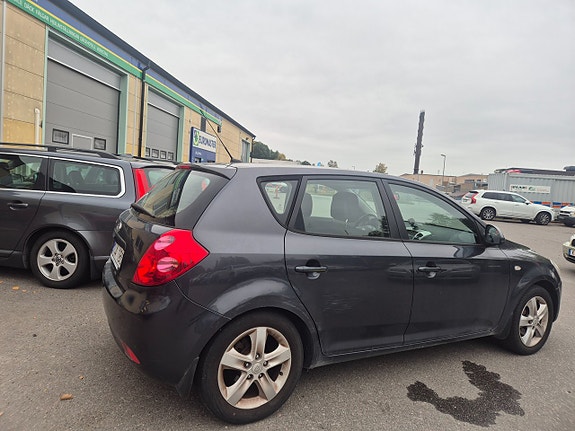 Kia Ceed 7 of 13