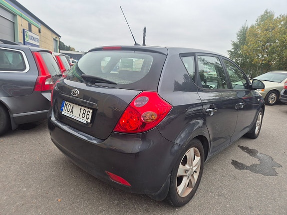 Kia Ceed 4 of 13