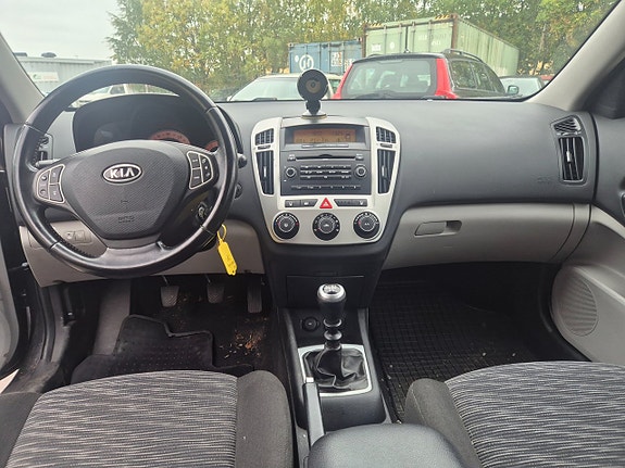 Kia Ceed 10 of 13