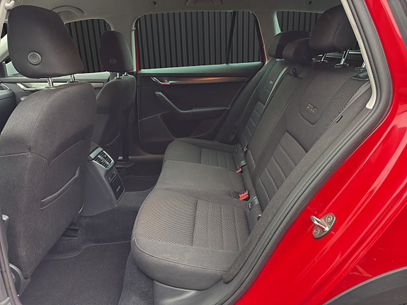 Skoda Octavia Scout 14 of 21