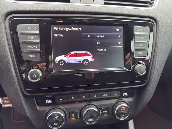 Skoda Octavia Scout 18 of 21