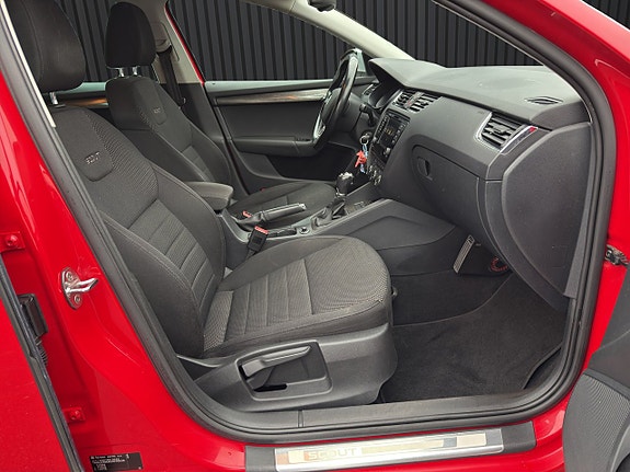 Skoda Octavia Scout 12 of 21