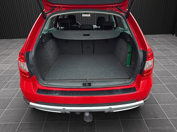 Skoda Octavia Scout 9 of 21
