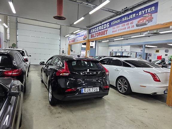 Volvo V40 4 of 15